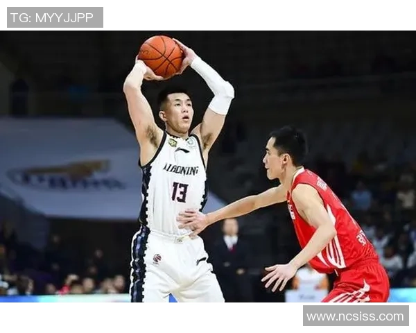 深圳篮球队在世界锦标赛积分榜上以53分稳居第一名展现强劲实力