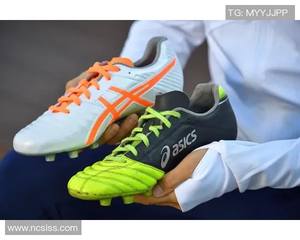 足球明星亲自推荐的运动装备视频全解析，助你提升球技与时尚感