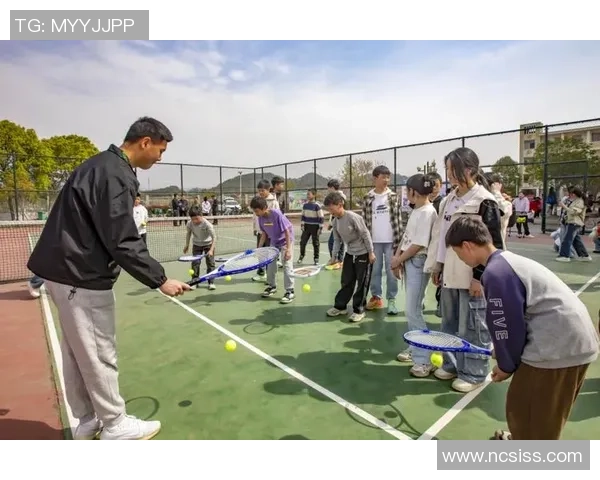 重庆网球队的默契配合与战术探讨聚焦网球运动的团队精神与协作技巧 重庆网球队的默契配合与战术探讨聚焦网球运动的团队精神与协作技巧